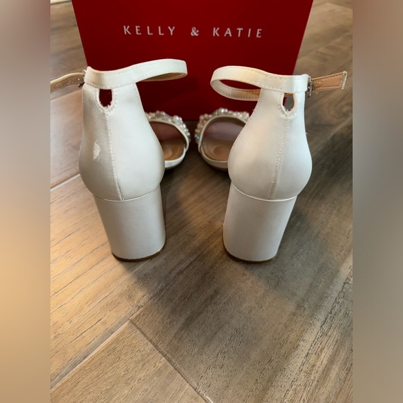 Kelly & Katie Wedding Heel (8.5 Wide) - Picture 3 of 8